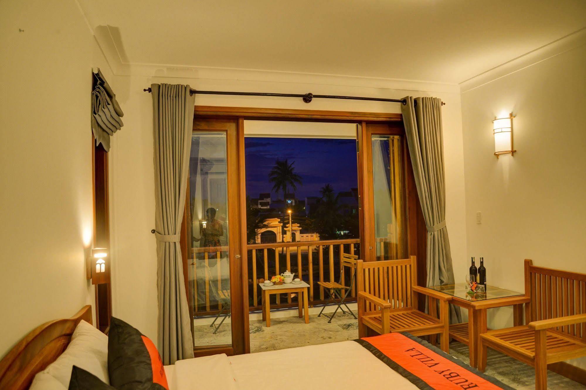 Ruby Hotel Хойан Экстерьер фото
