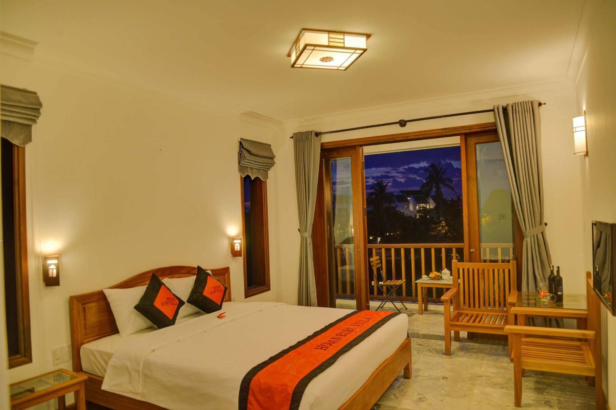 Ruby Hotel Хойан Экстерьер фото